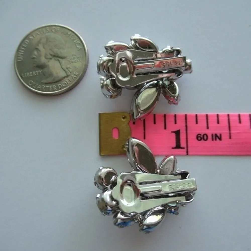 Weiss Vintage Austrian Rhinestone Clip Earrings - Picture 8 of 9